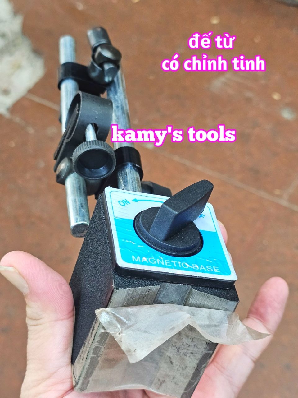 Đồng hồ so 0-10mm và đế từ có chỉnh tinh