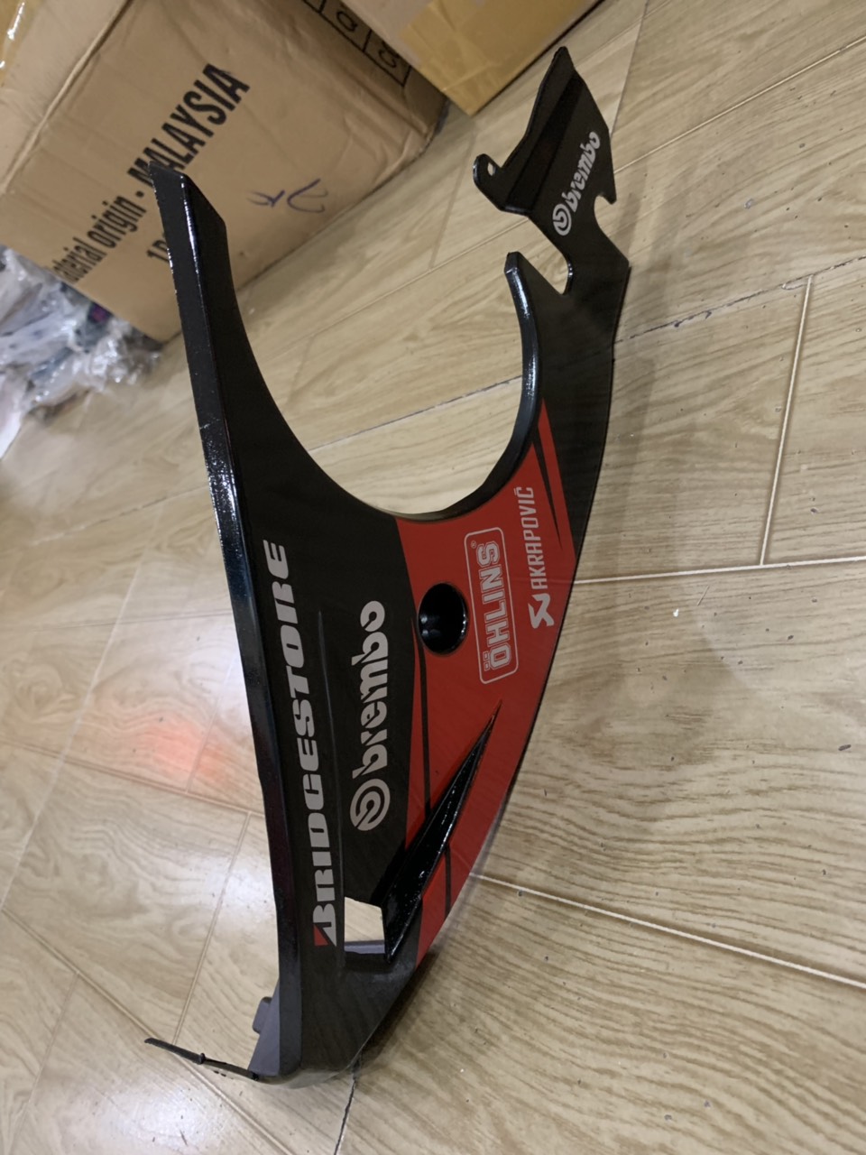 Mỏ cày xe exciter 150 màu đen bóng tem đỏ