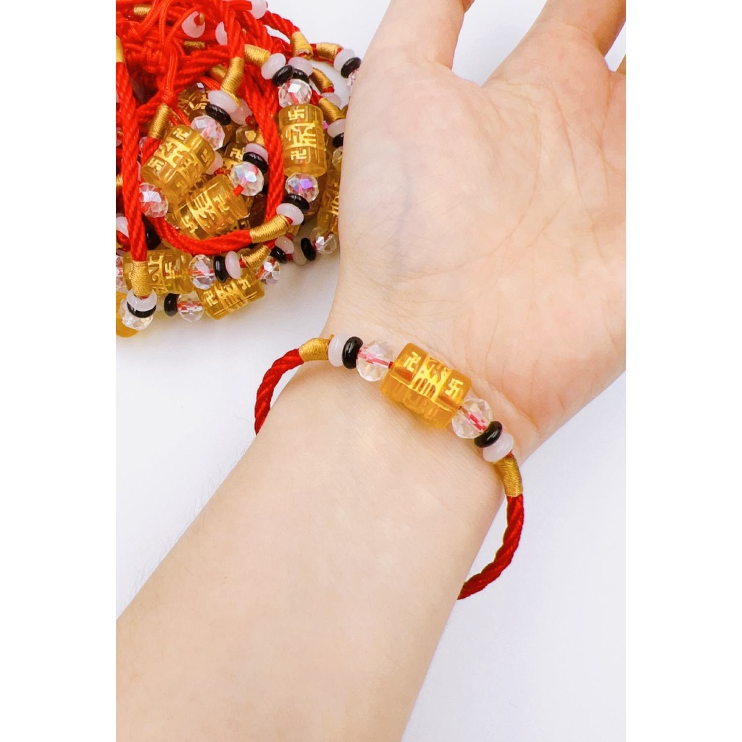 Vòng tay chỉ đỏ lu thống 4 màu