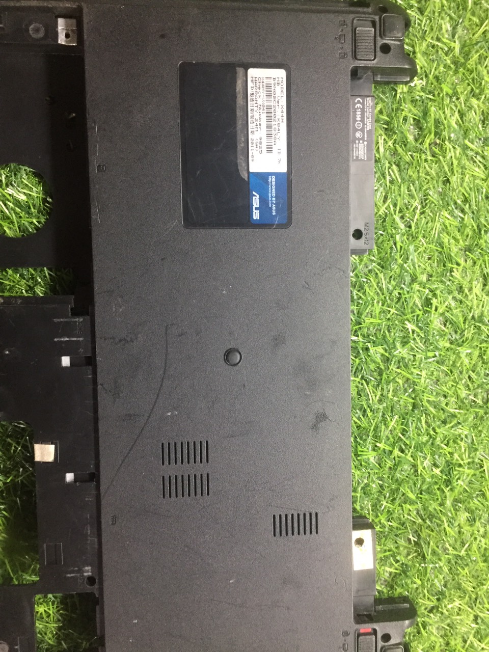 Mặt D laptop Asus x44H - Vỏ D asus X44H