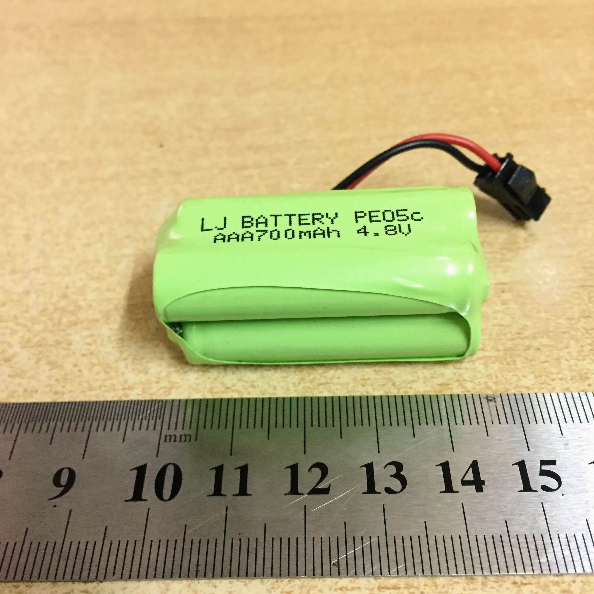 Pin sạc 4.8v aaa dung lượng 700mah xếp vuông jack sm càng cua đen