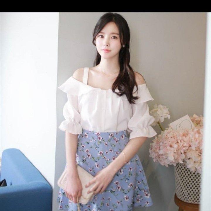 [HCM]ÁO KIỂU RỚT VAI HÀN QUỐC ( KÈM QUÀ TẶNG NGẪU NHIÊN)