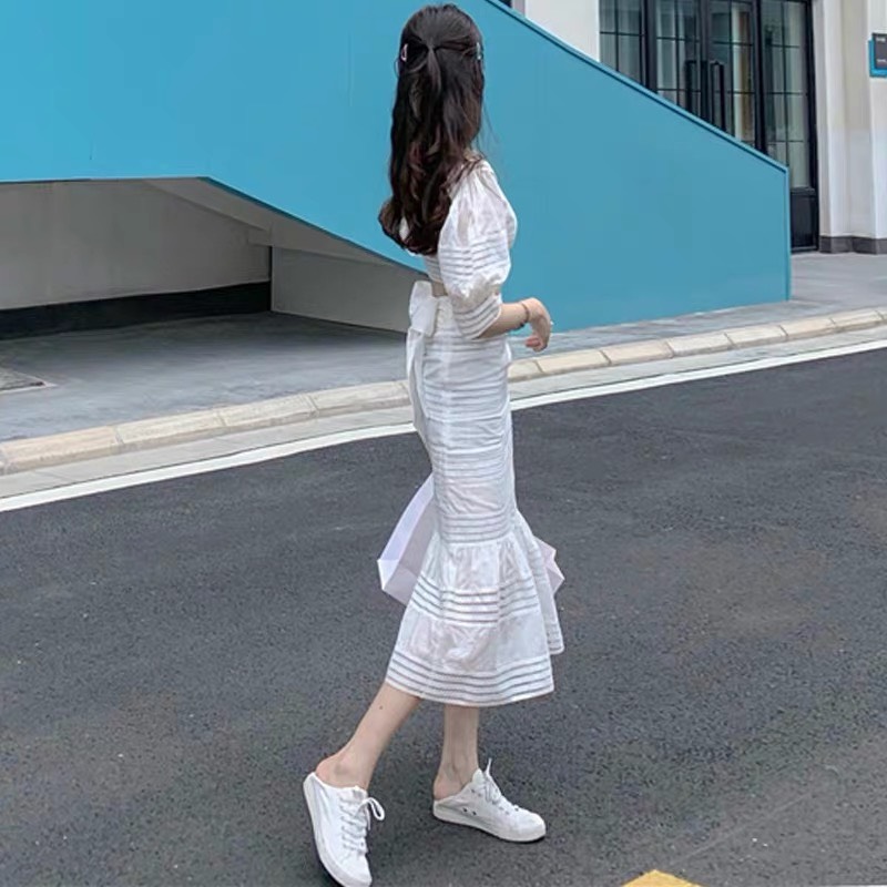 Sét áo croptop phối chân váy đuôi cá trắng