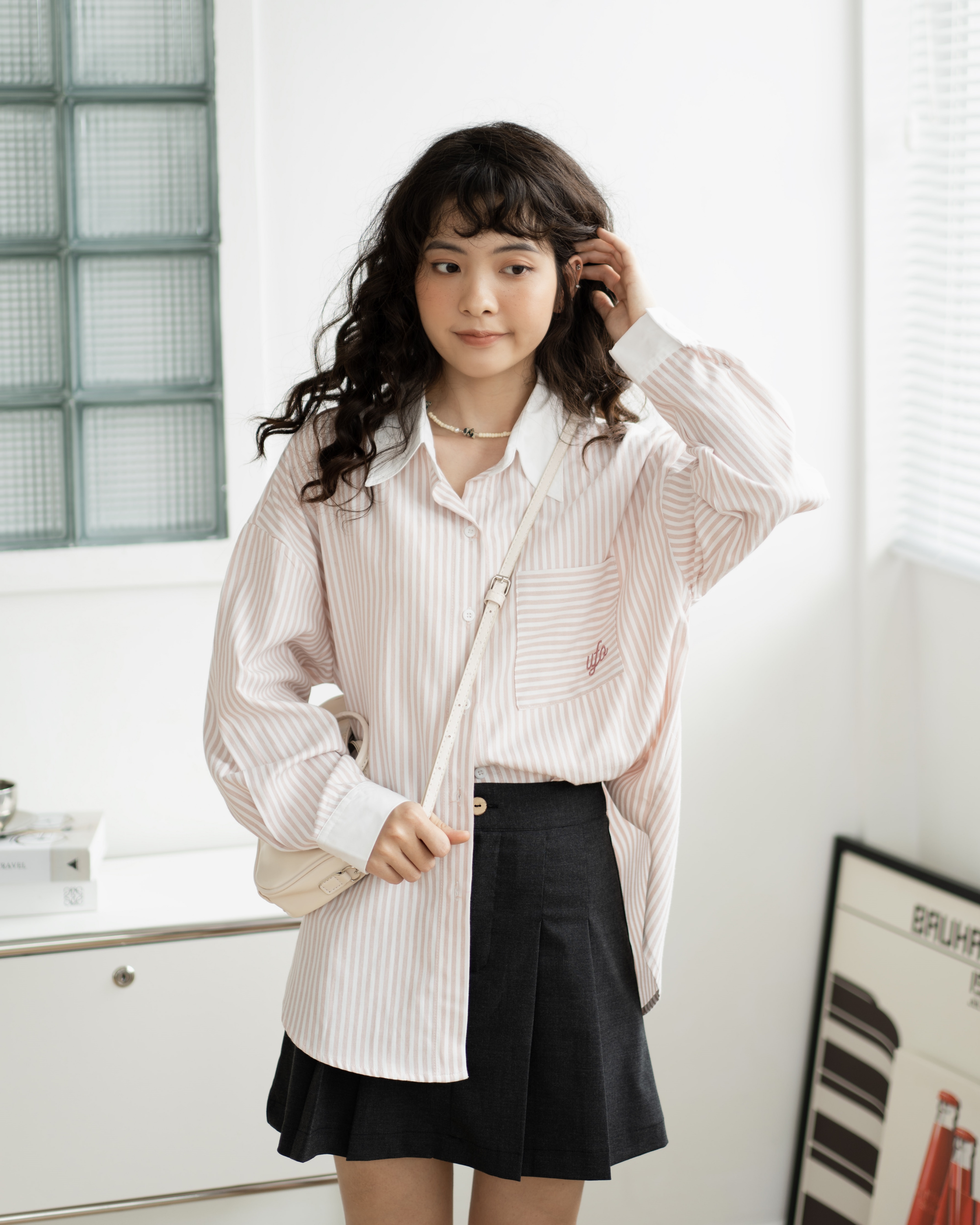 [Nhập LAZLOOK99 GIẢM 100K/500K] Chân váy ngắn 2 li form xòe có lót quần – Split Skirt – by ufo.thebasic