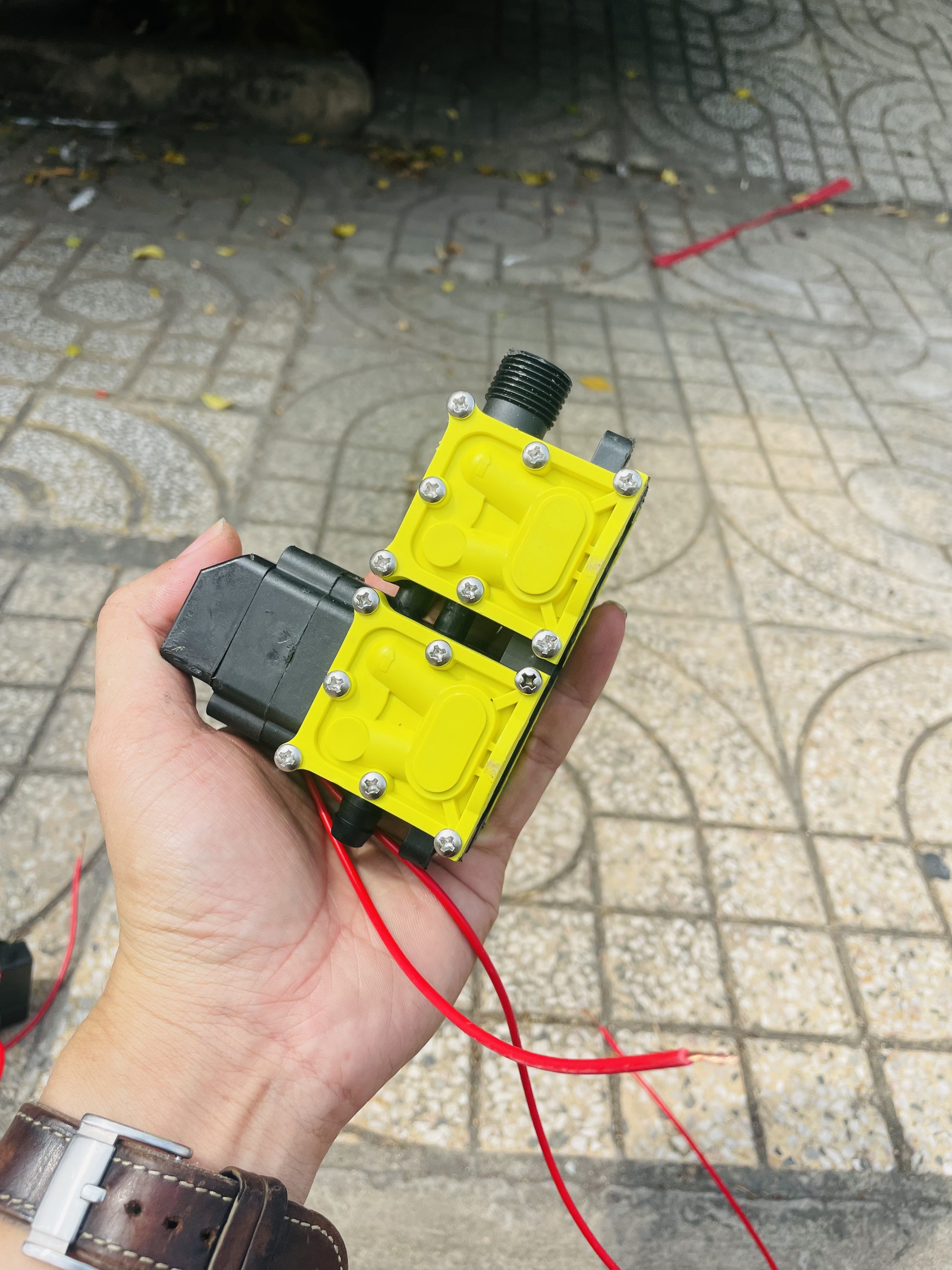 Đầu bơm dùng cho máy bơm mini rửa xe, phun sương