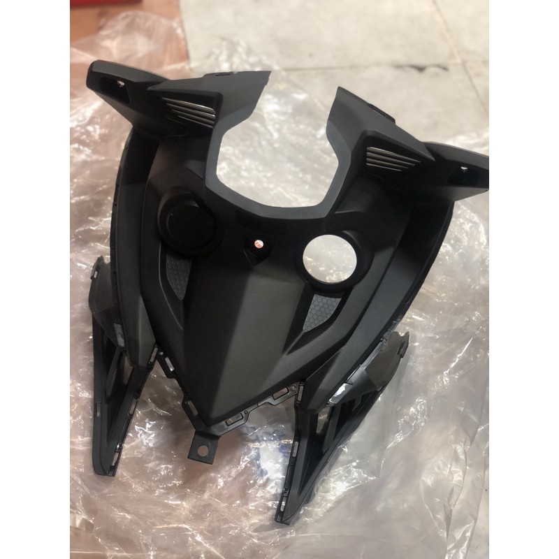 Yếm ổ khoá/ Ốp ổ khoá zin hãng Yamaha xe Exciter 150.