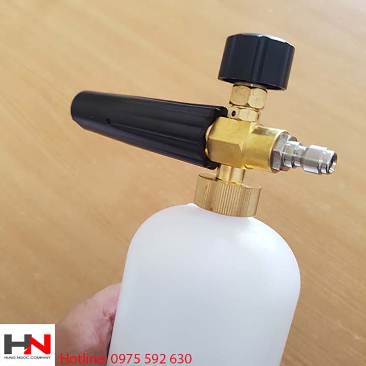 Bộ dụng cụ rửa xe và bình bọt tuyết