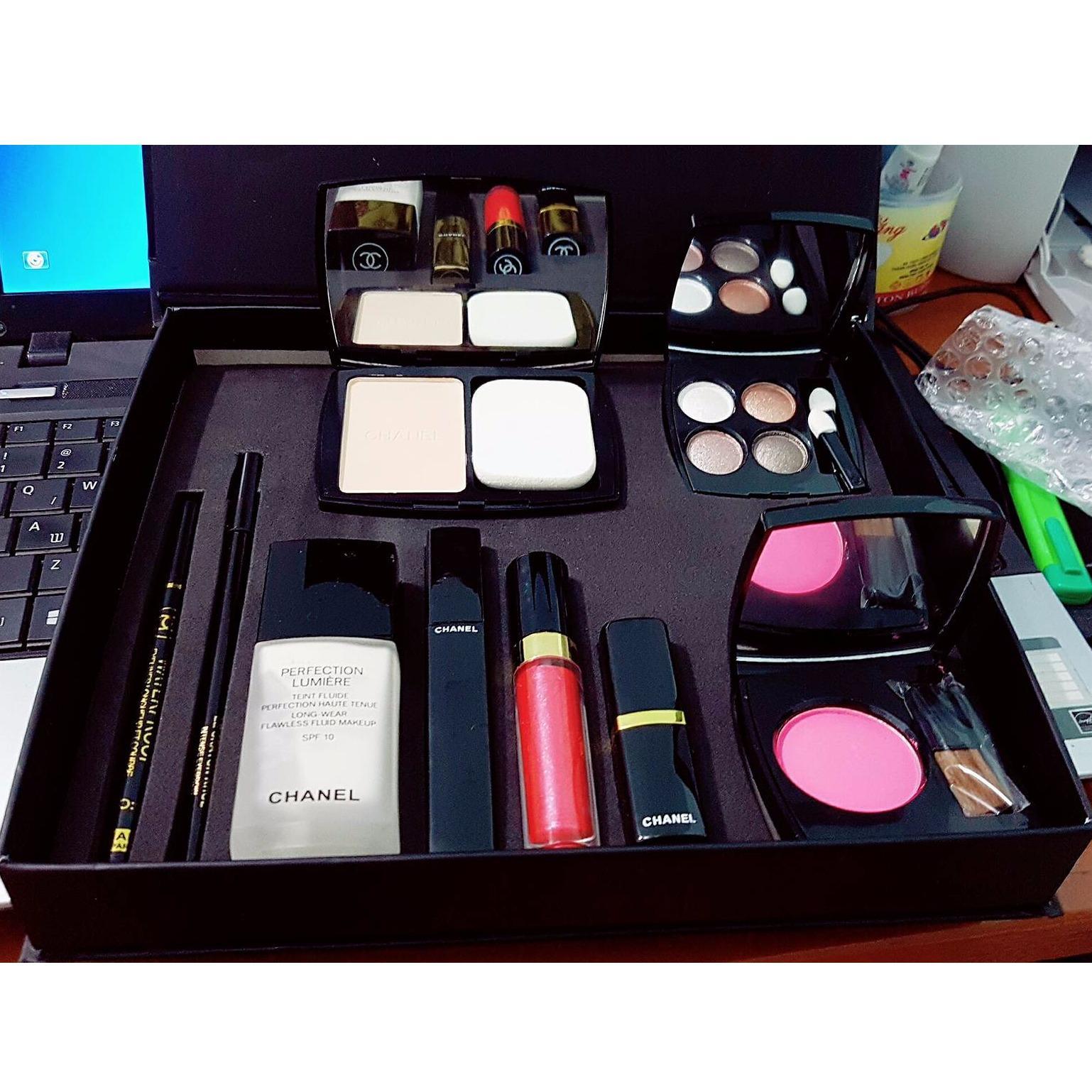set bộ 9 món trang điểm cực tốt cho chị em