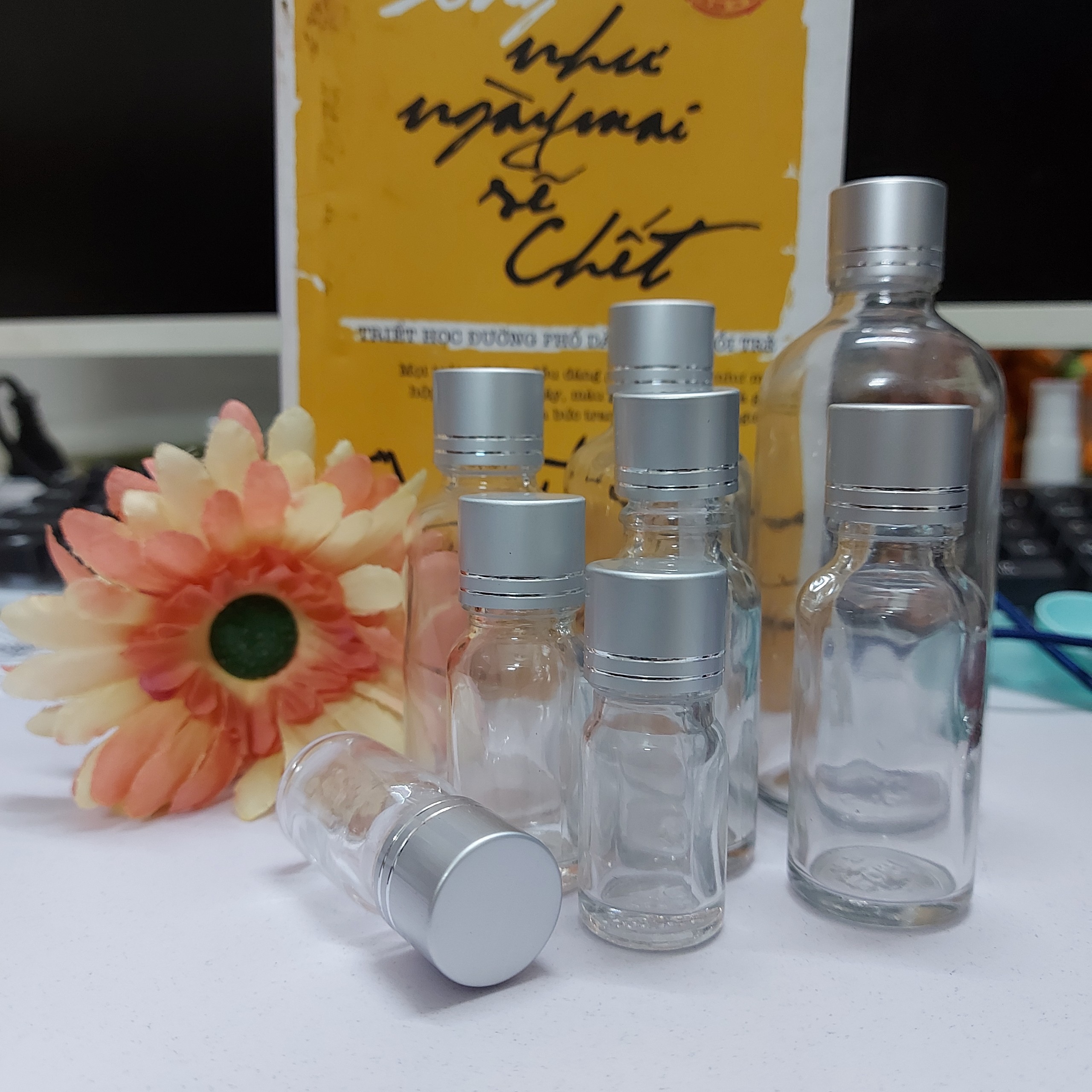 10 Chai thủy tinh chiết serum, tinh dầu thân TRONG nắp VẶN BẠC 5ml 10ml 15ml 20ml 30ml 50ml 100ml, chai đựng serum, lọ chiết mỹ phẩm du lịch.