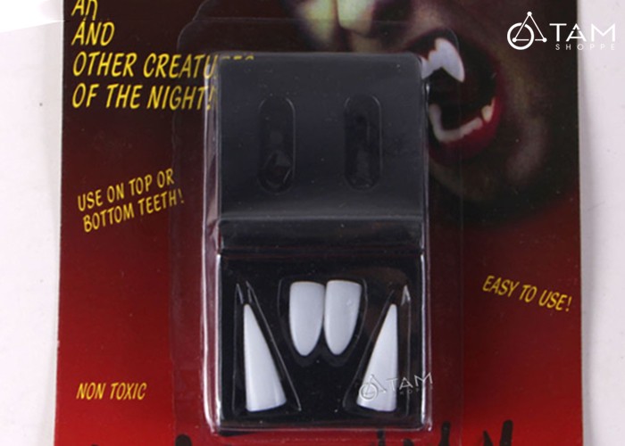 Bộ 4 Răng Nanh Ma Cà Rồng Nhựa - Aertyuioloiuytre