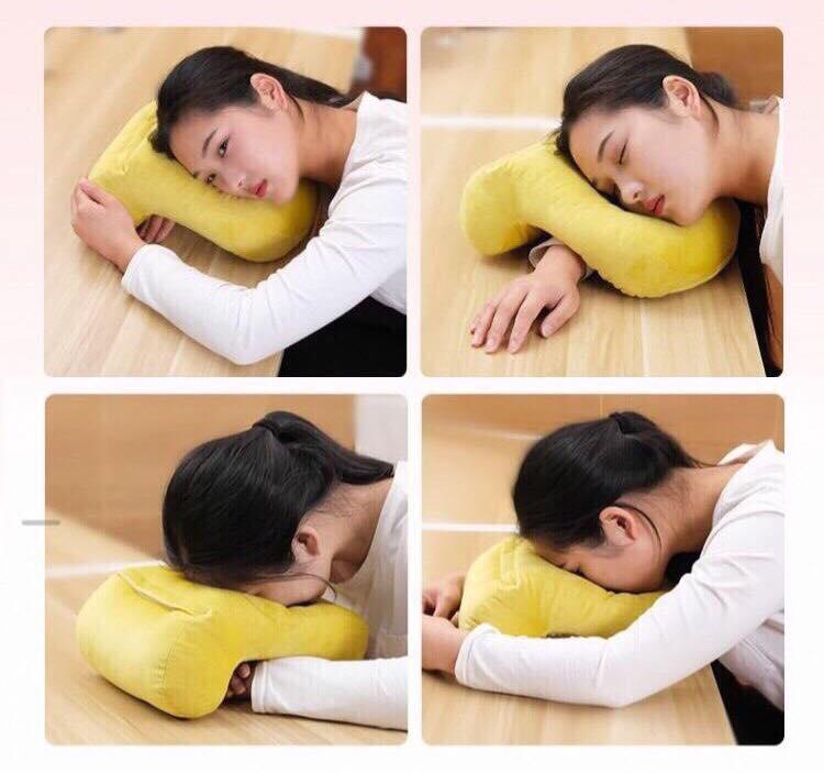 Gối kê đầu và tay để ngủ