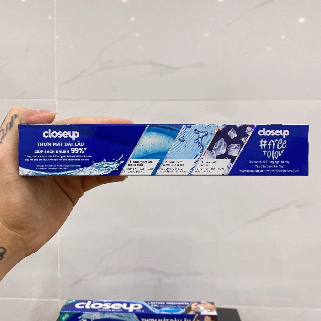 Kem đánh răng Closeup tinh thể băng tuyết 180g