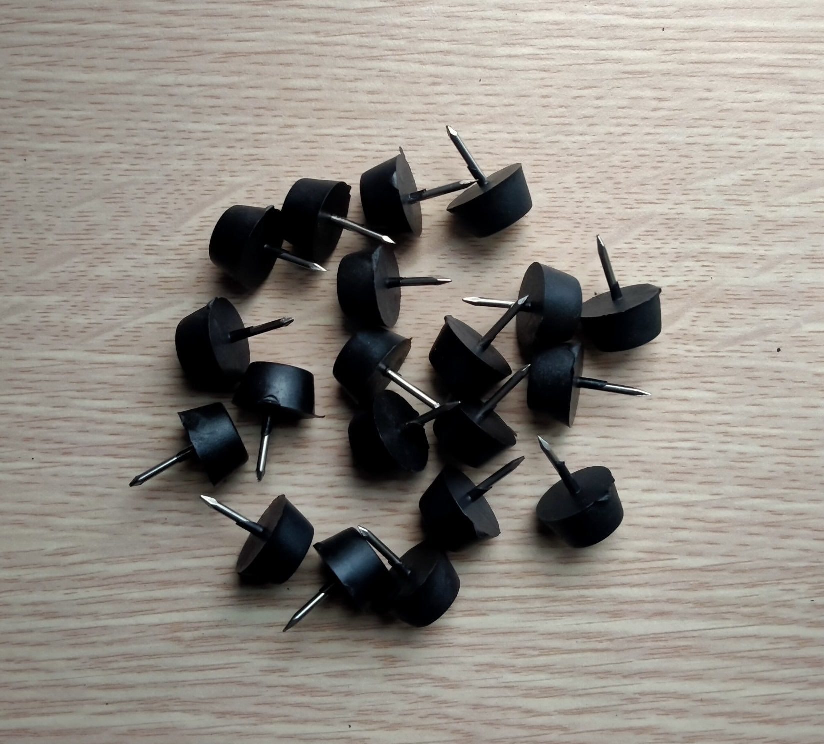 Chân Bàn Chân Ghế Đế Đinh 8mm (20 cái)
