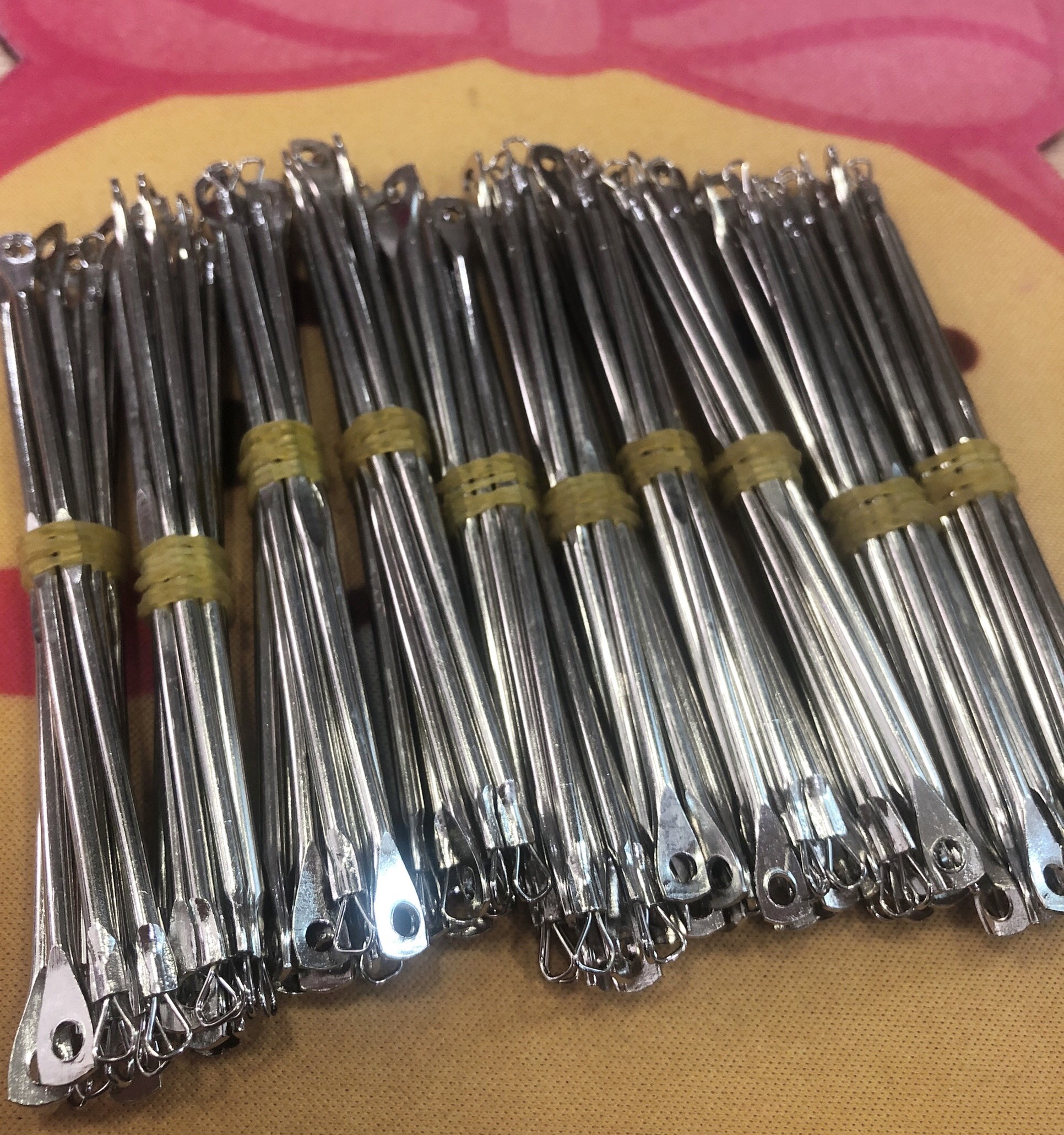 Que Nặn Mụn Tân Tiến ( 100 Cây )