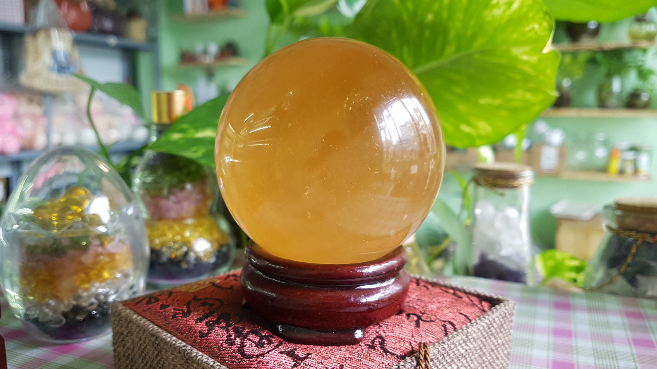 [HCM]Quả cầu phong thủy thạch anh vàng