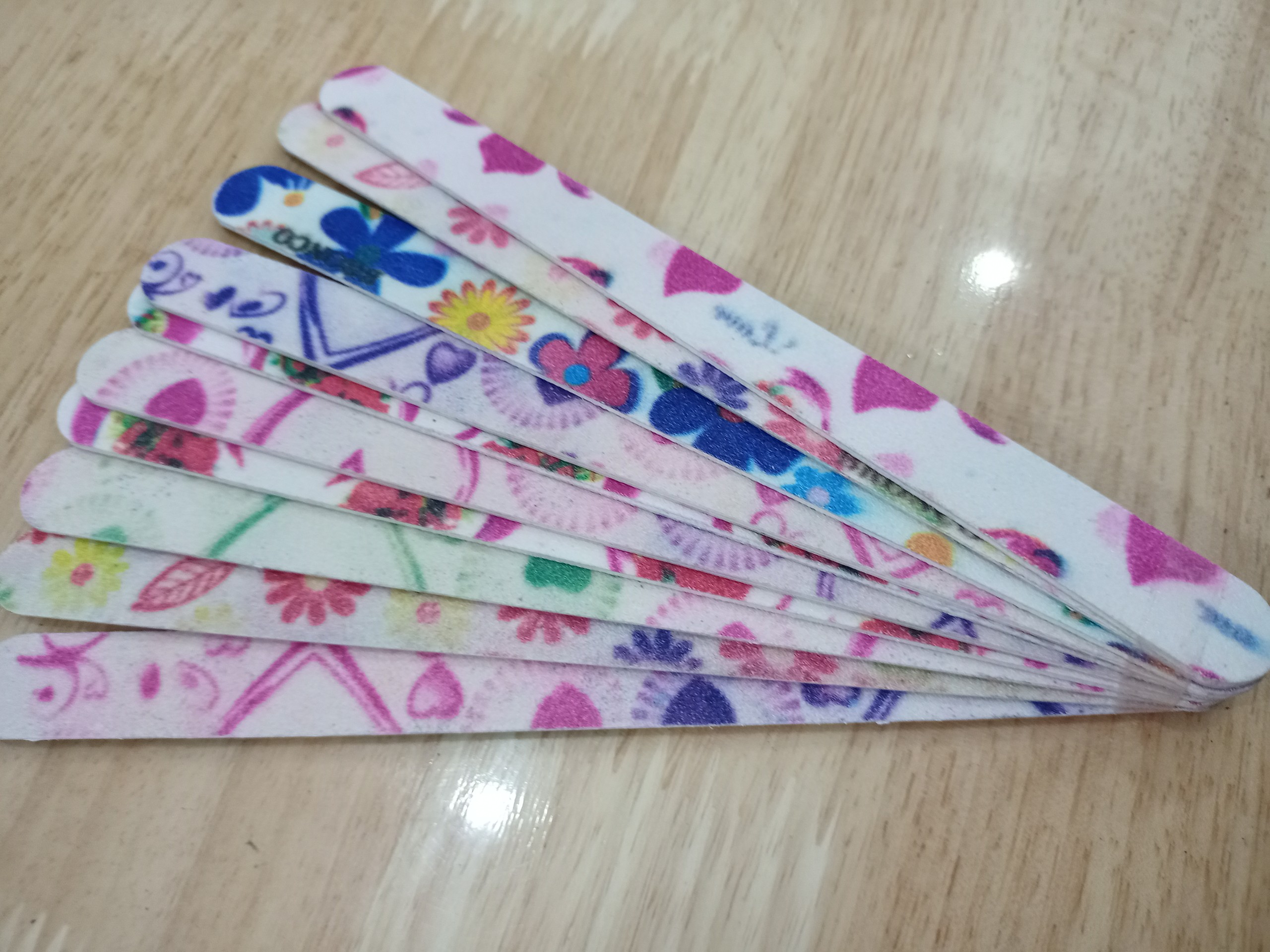 1 Cây dũa giấy hoa như hình