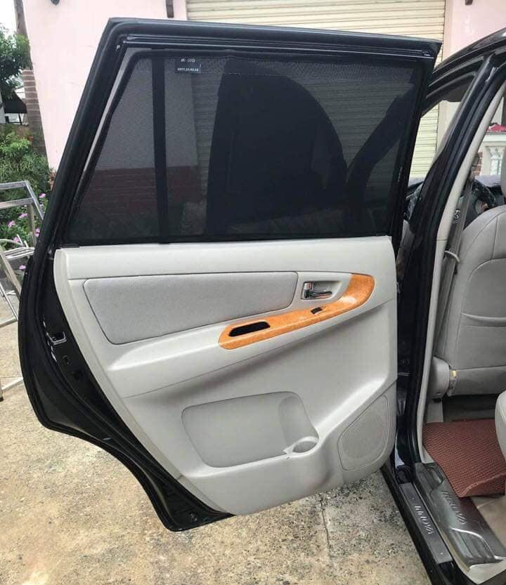 Tấm che nắng kính sườn xe Innova 2007-2015