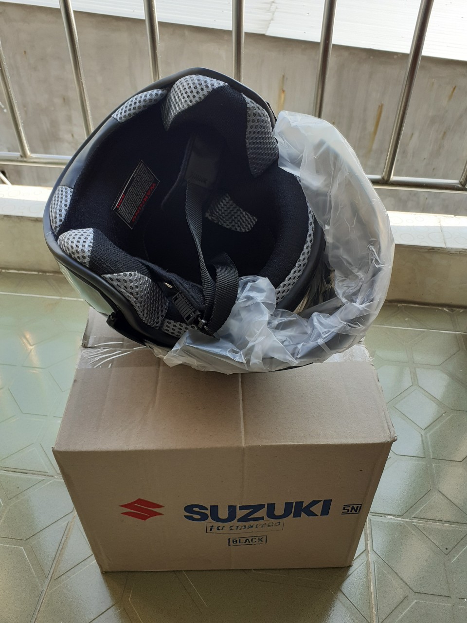 [HCM]mũ bảo hiểm SUZUKI 3/4 Nk theo xe satria từ Indonesia
