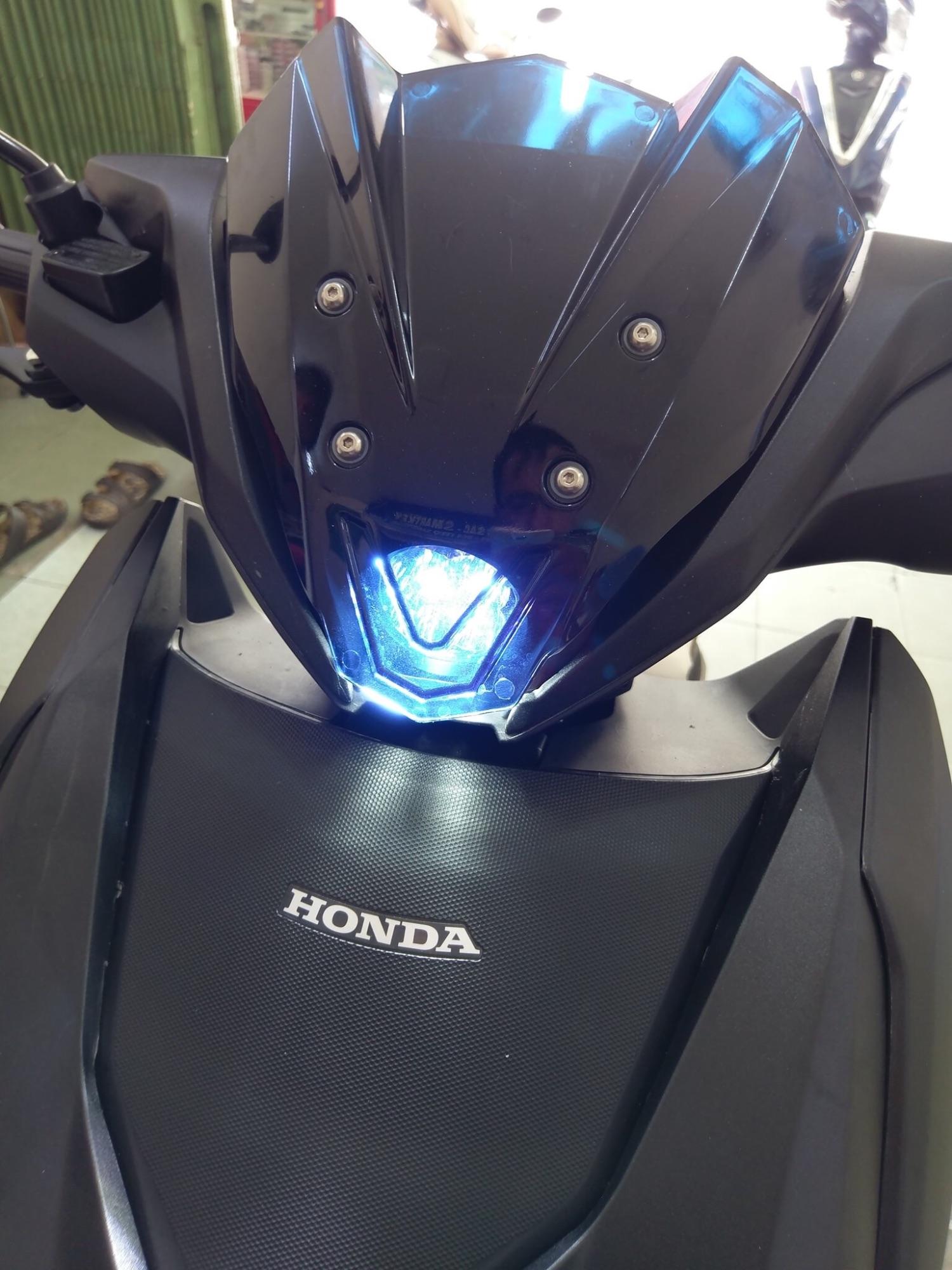MÃO WINNER X NHỰA PC ĐEN TRONG BẮT ÓC