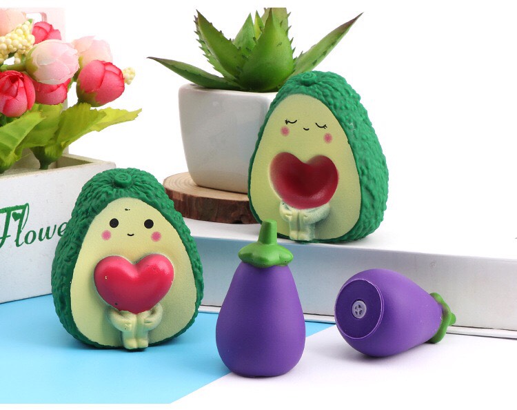 Quả bơ bóp kêu chíp chíp