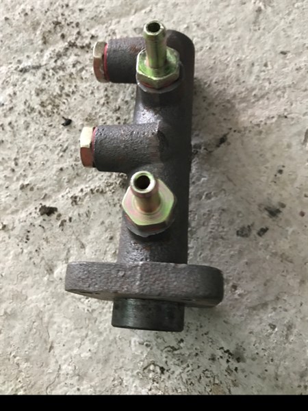 Tổng phanh dầu BJ1041-6700 cửu long 3T5 (cái) Phu tùng ô tô máy nổ  điện máy hùng lỳ