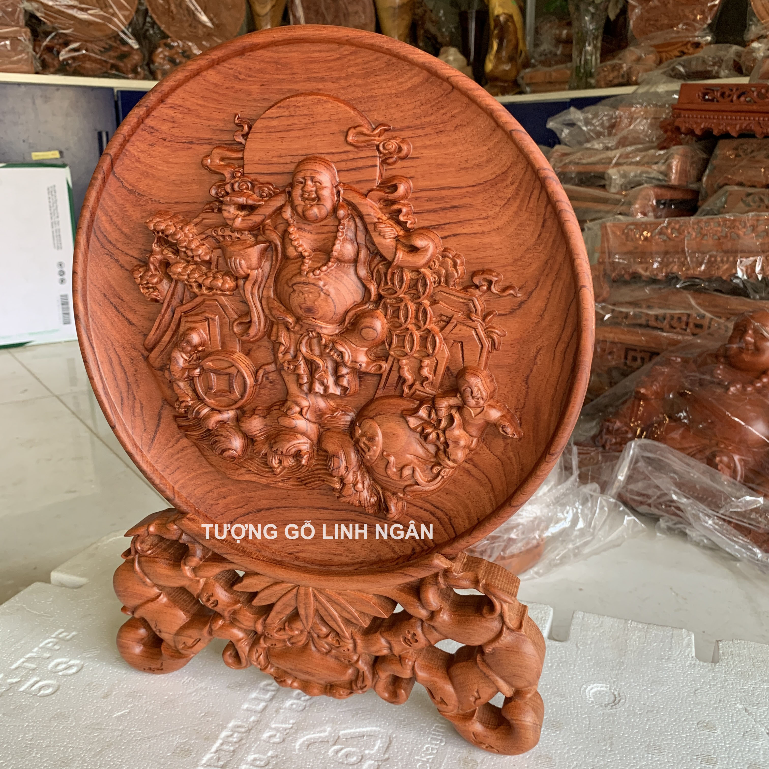 Tranh đĩa gỗ (mẫu Di lặc ) đường kính 30 cm