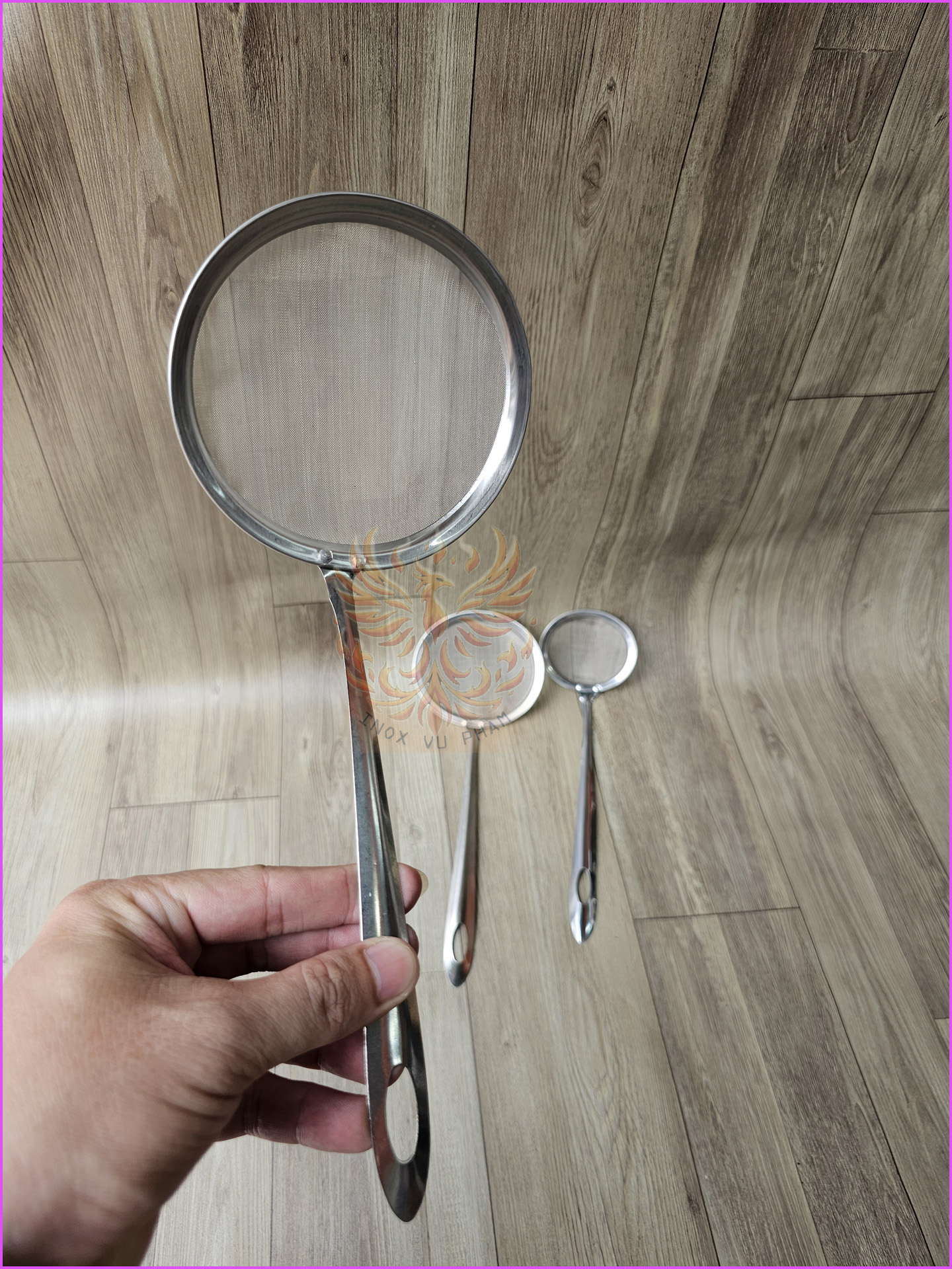 Vá vớt bọt / hớt bọt inox dạng lưới khít , mịn (Ảnh shop tự chụp)