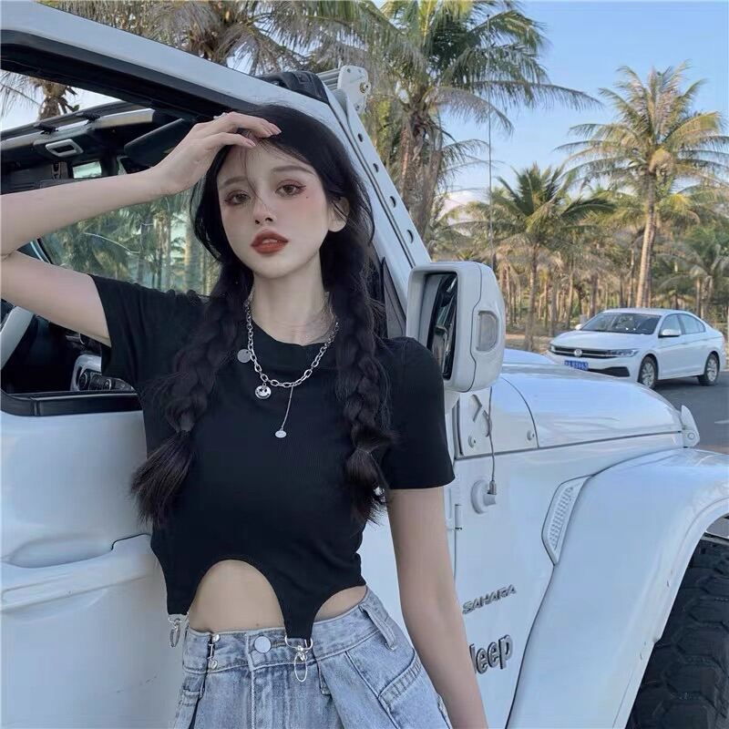 Áo Croptop Cut Out Phối Khoen
