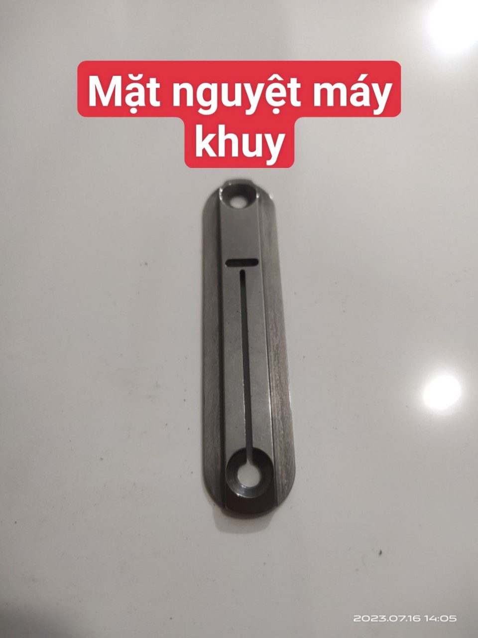 Mặt nguyệt máy thùa khuy áo sơ mi