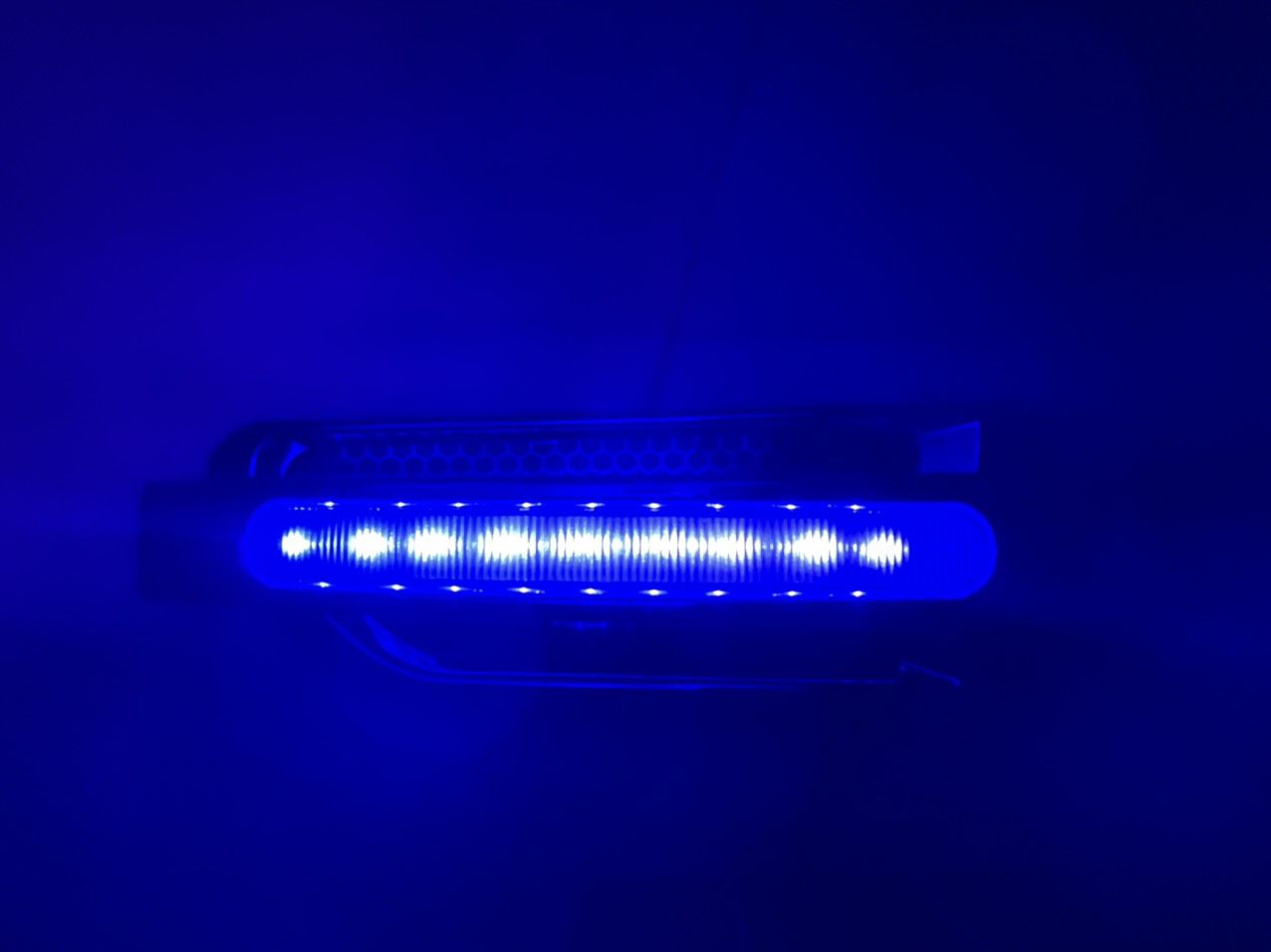 [HCM]Bộ 2 mang cá dán sườn xe ô tô có đèn led MC027
