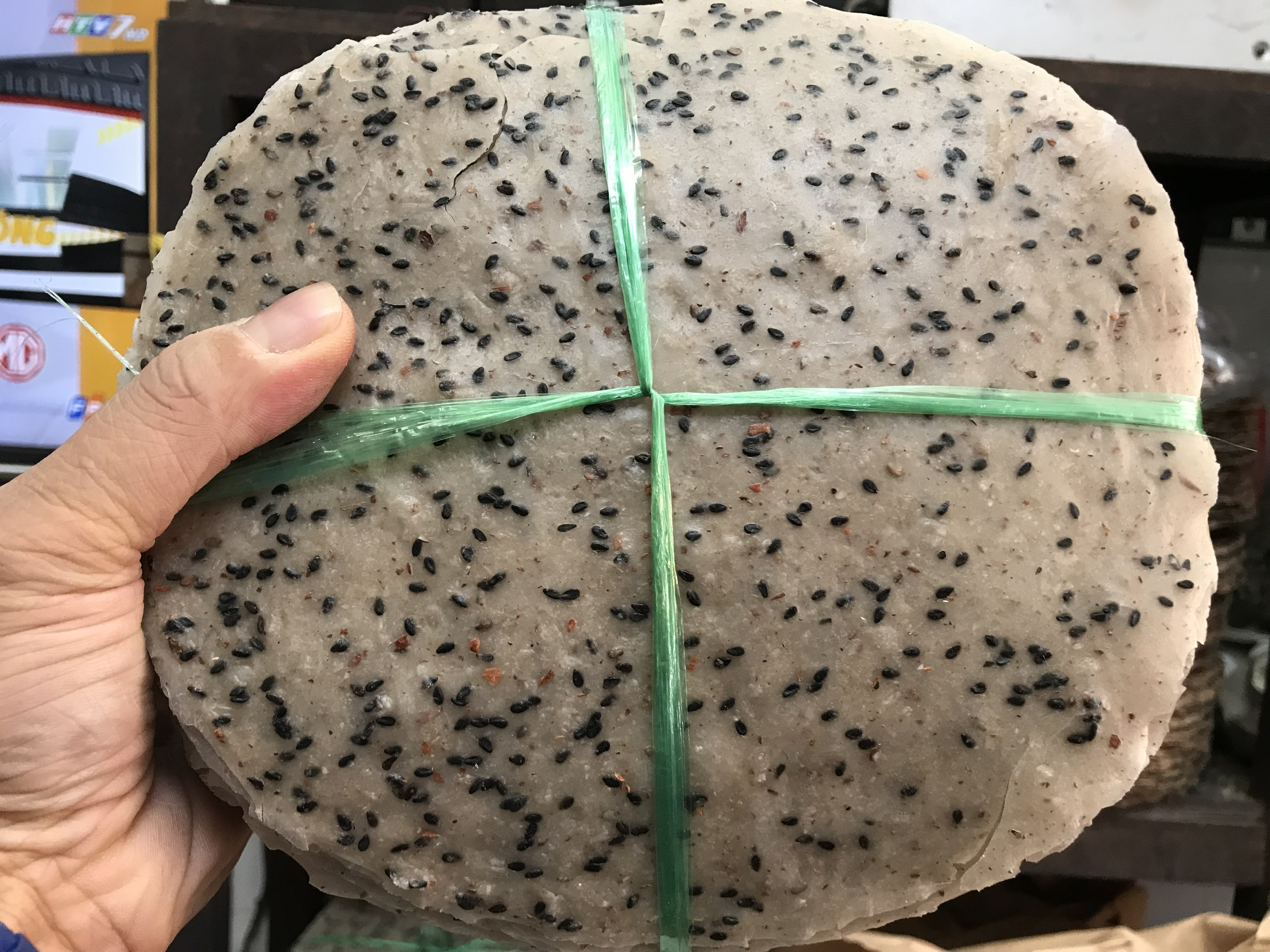 Bánh tráng mè đen cốt dừa size 20cm