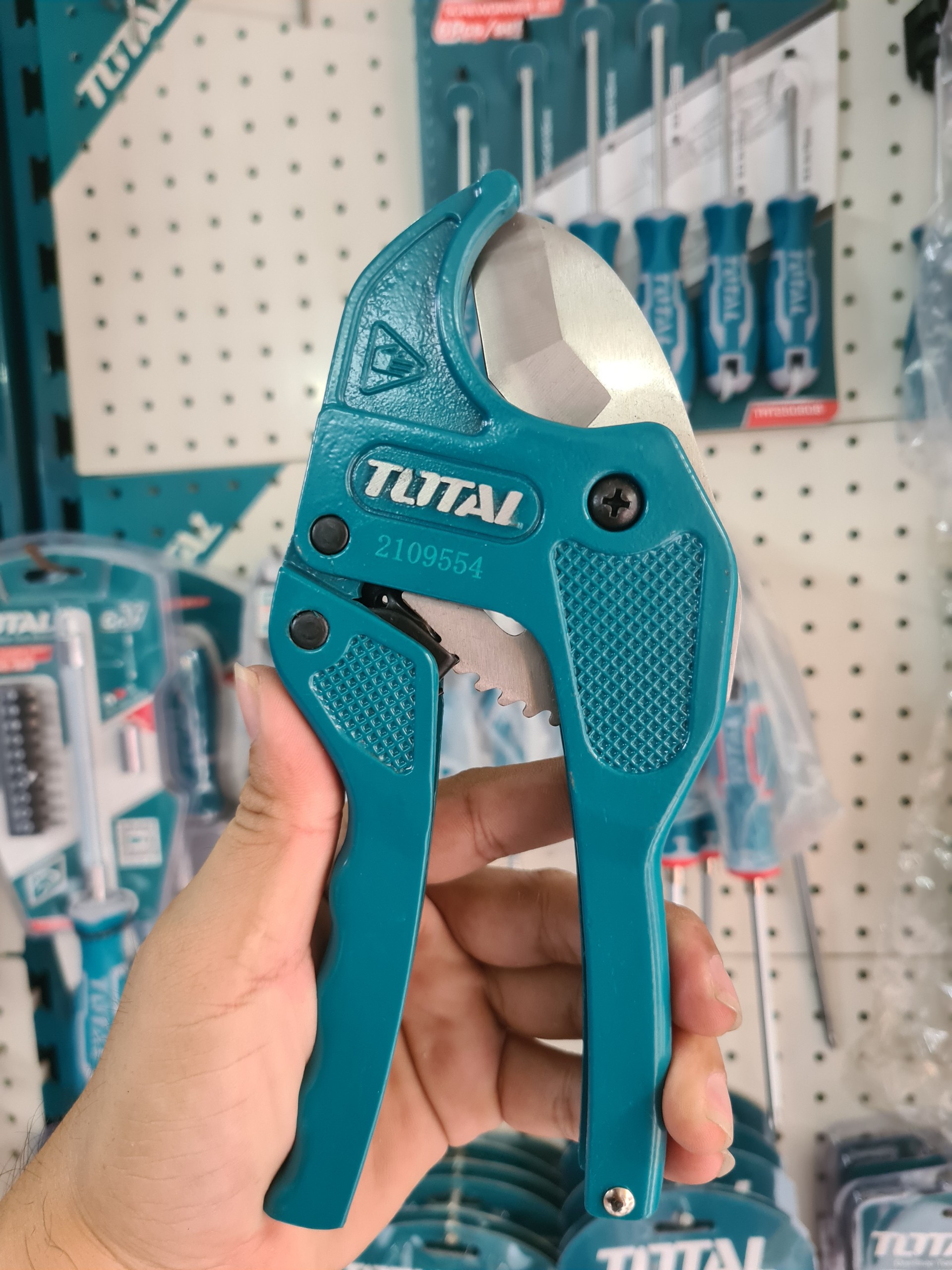 Kéo cắt ống total 3-42mm tht53425