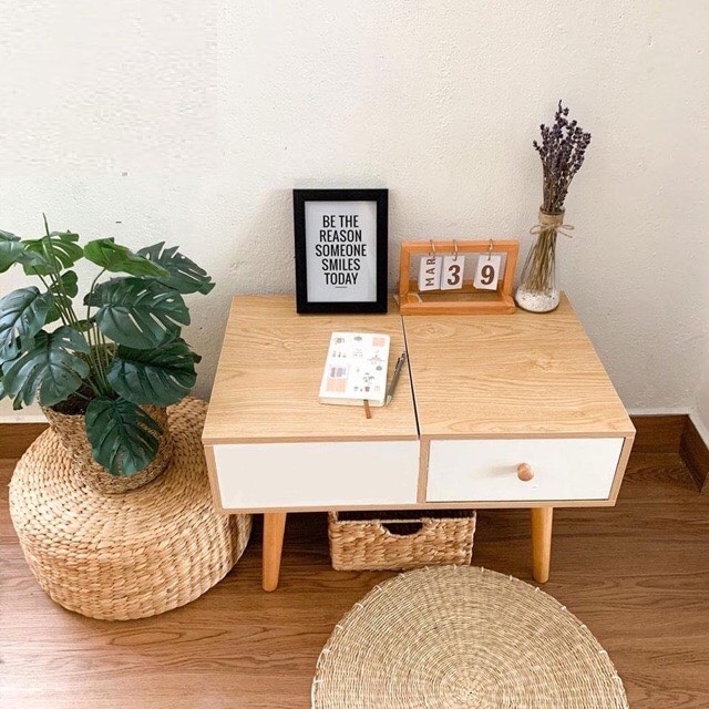 Wooden dressing table with mirror