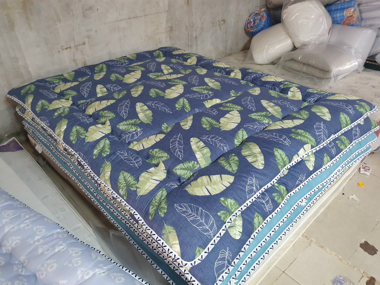 Nệm xuất dư Nhật Topper Hoa văn KT: 1m0 x 2m; 1m2 x 2m và 1m4 x 2m; 1m6 x 2m, (BH 1 năm) giao màu ngẫu nhiên