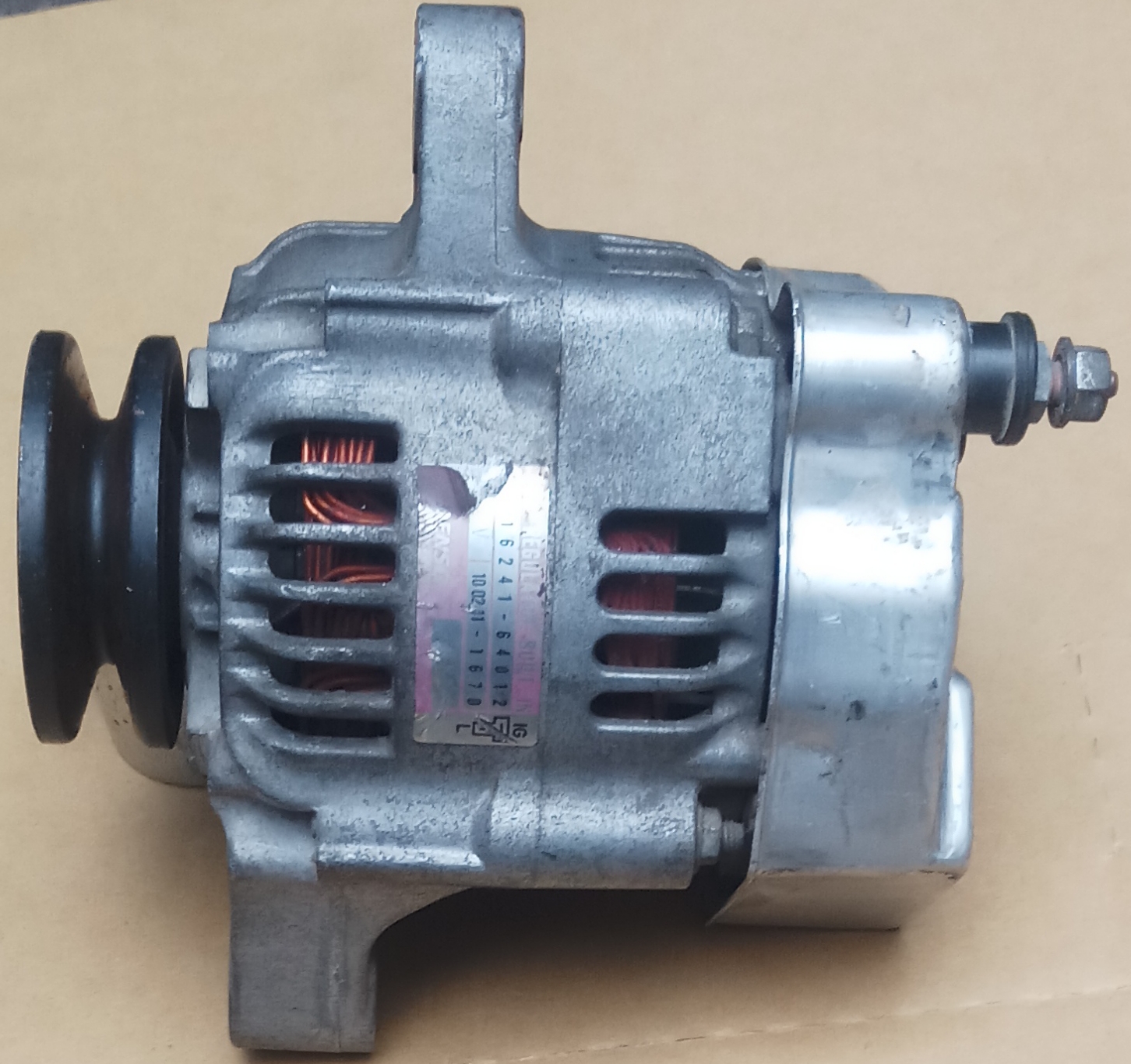 Máy phát yanmar , xe nâng . 12v
