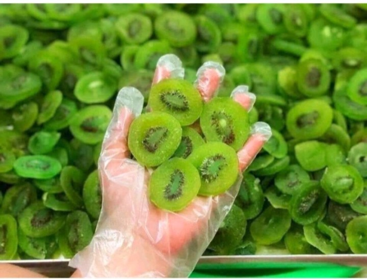 Mứt kiwi thái lát 100g (Mứt kiwi sấy dẻo)