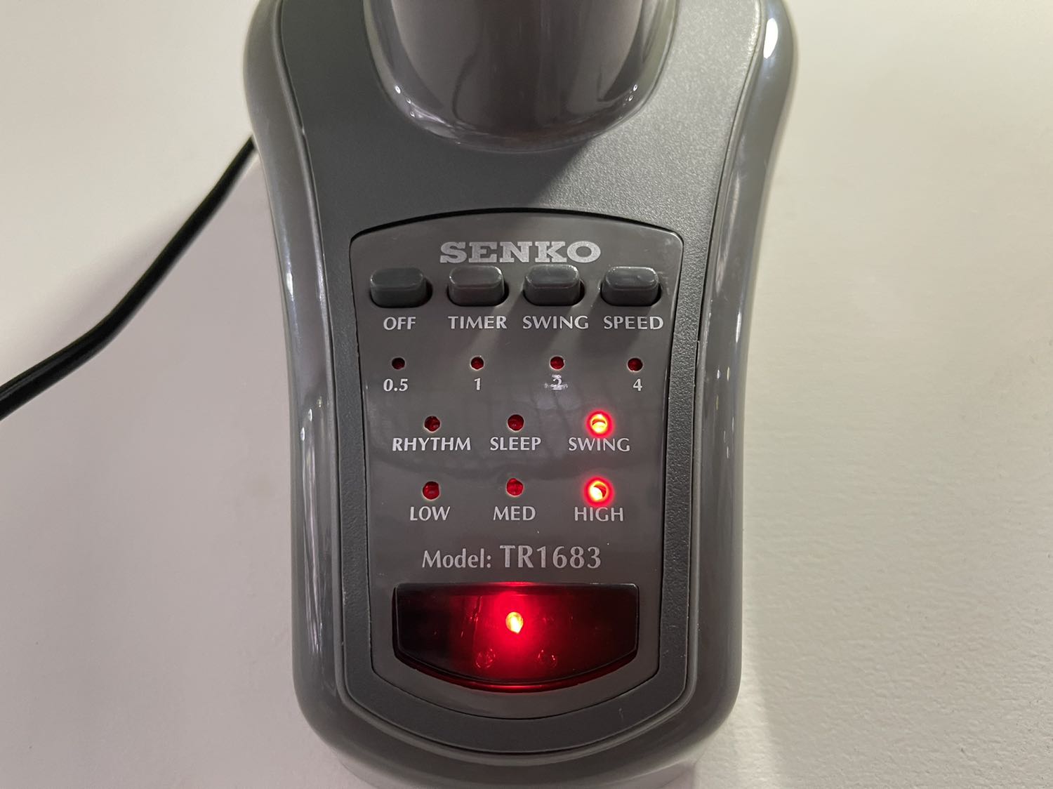 [HCM]Quạt treo tường có remote SENKO TR1428 (MÀU XÁM) (MÃ MỚI TR1683)