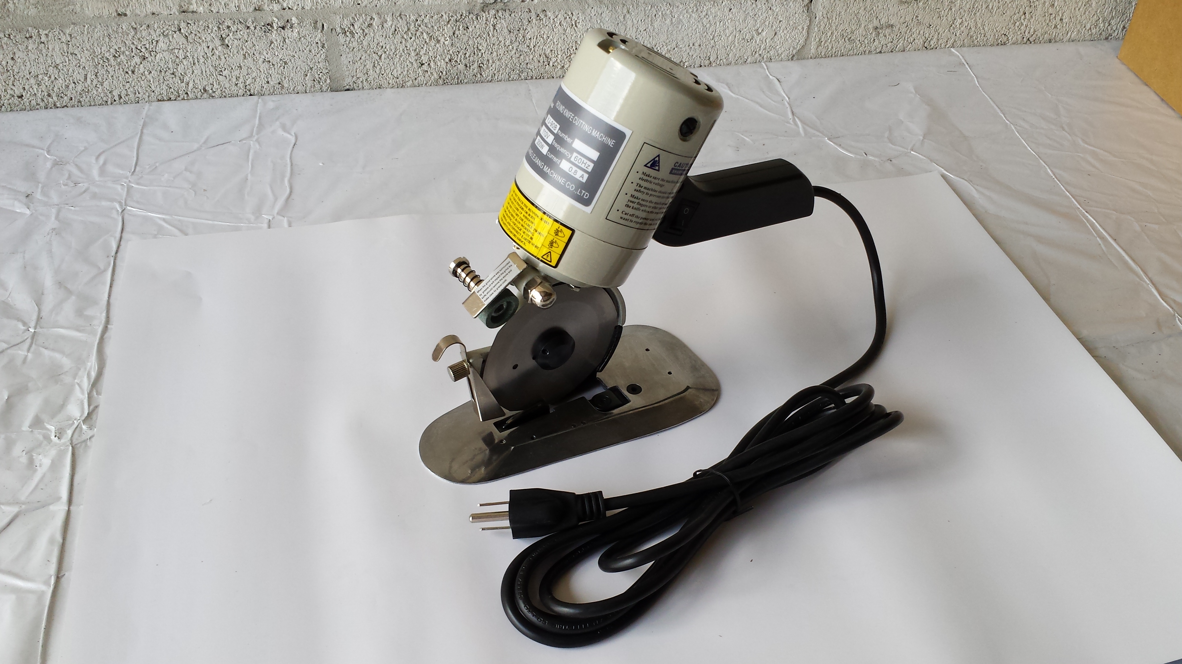 [HCM]Máy cắt vải Lejiang YJ-125