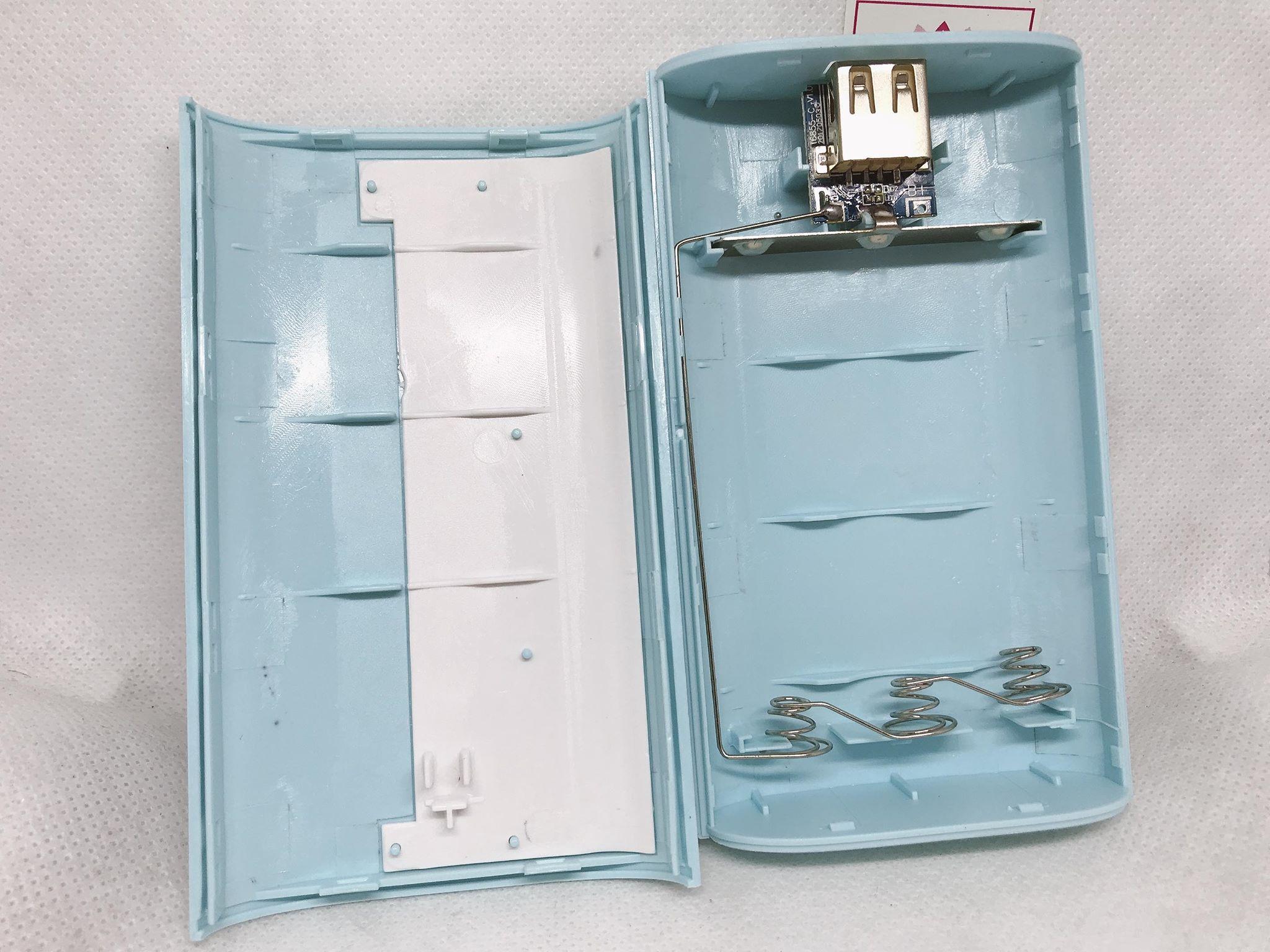 Box sạc dự phòng 3 cell vỏ nhựa (Màu Dương).