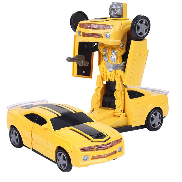 Ô tô biến hình thành rô bốt  Đồ chơi trẻ em Robot Transformer xe chạy 3 pin AA có nhạc và đèn