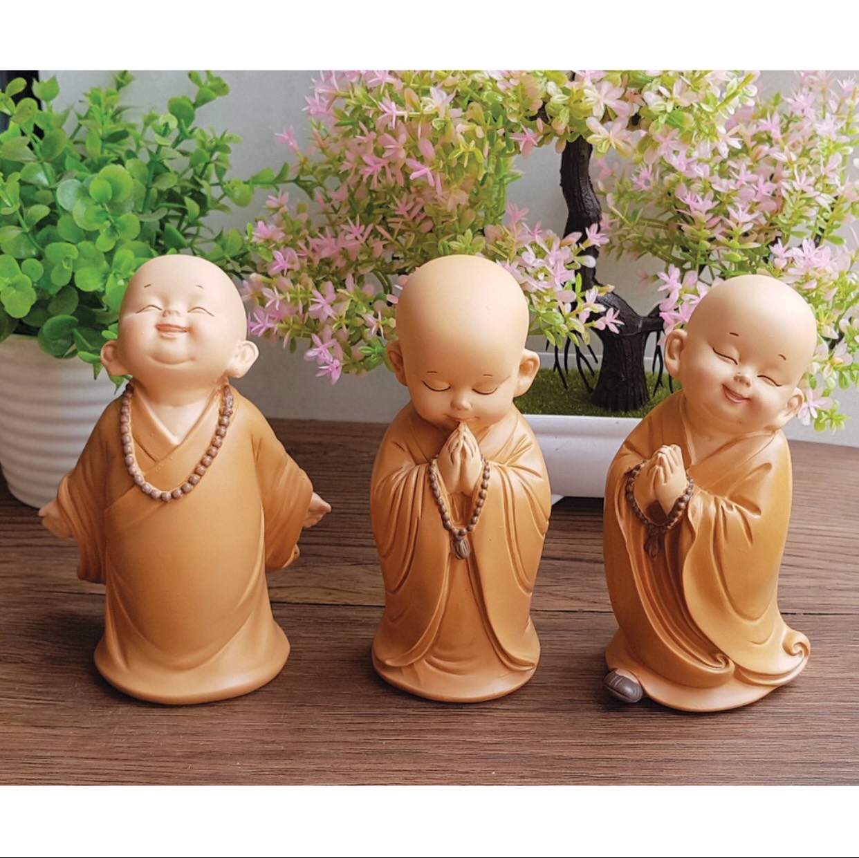 Bộ 3 chú tiểu vàng xâu chuỗi vui vẻ