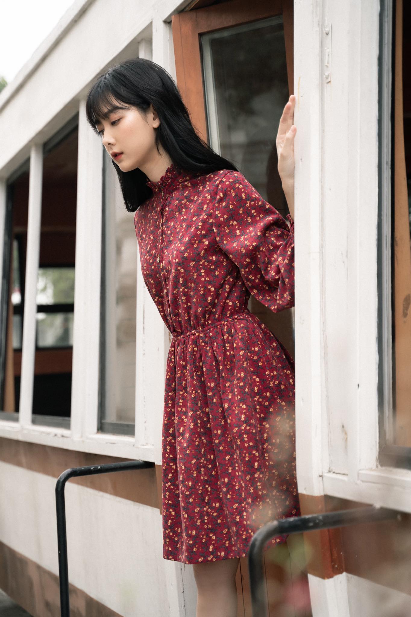 Váy Floral Cổ Nhún Đỏ Madelen