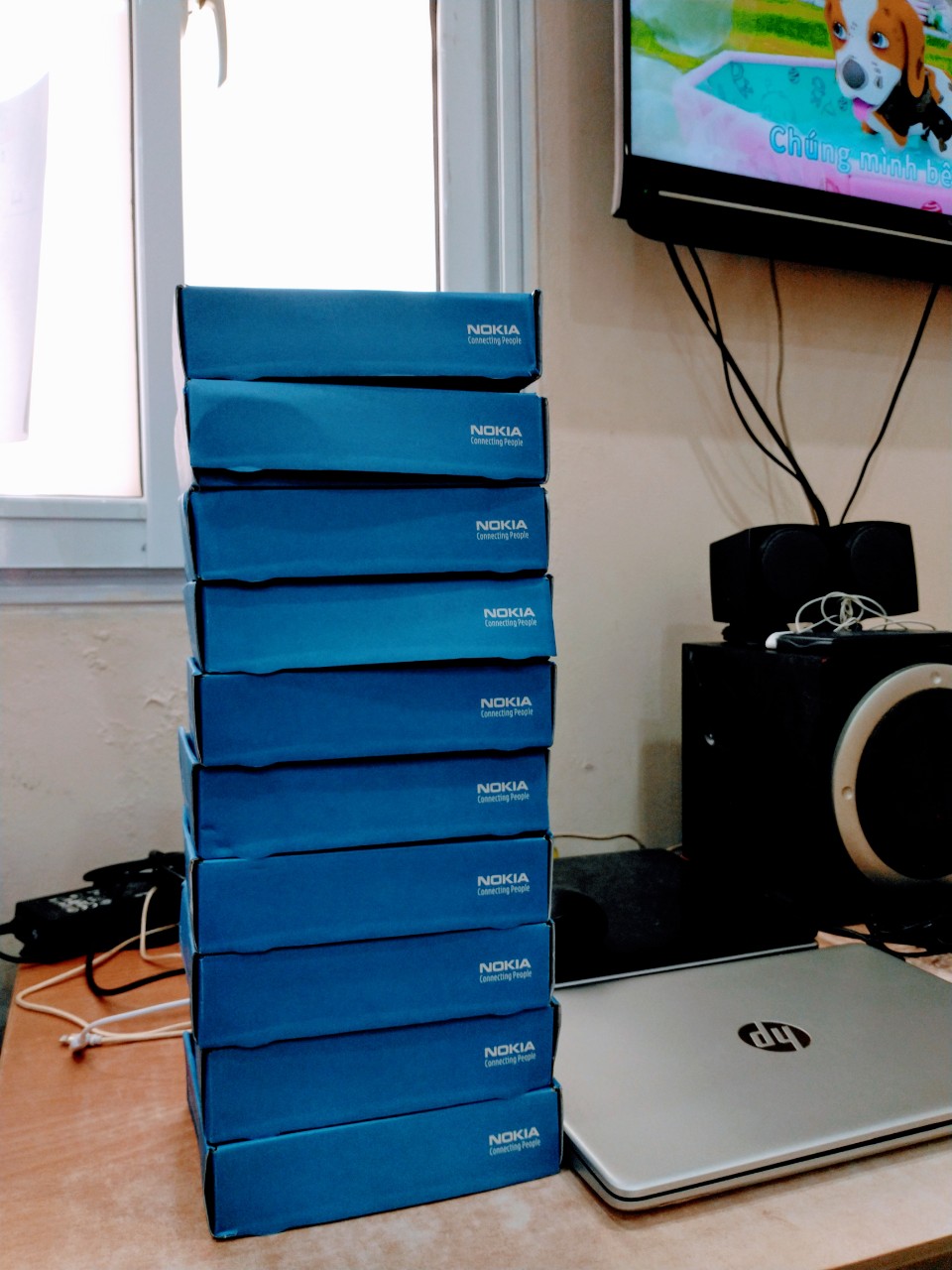 Bộ phụ kiện và Điện thoại Nokia E63 full box mới (xanh than)
