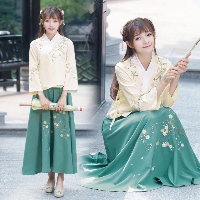 hán phục cách tân hoa mai