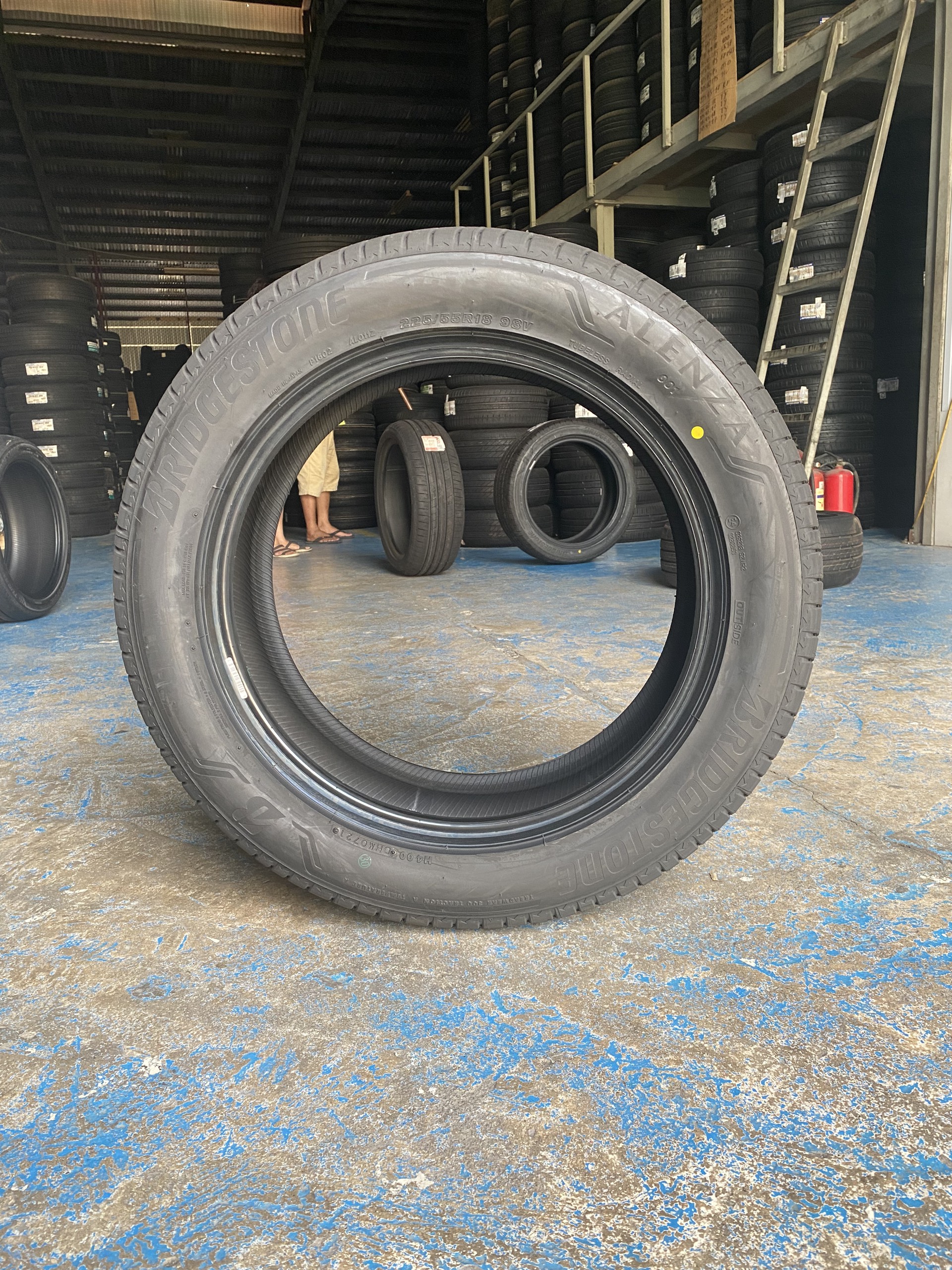 Lốp Bridgestone 225/55R18 Al01