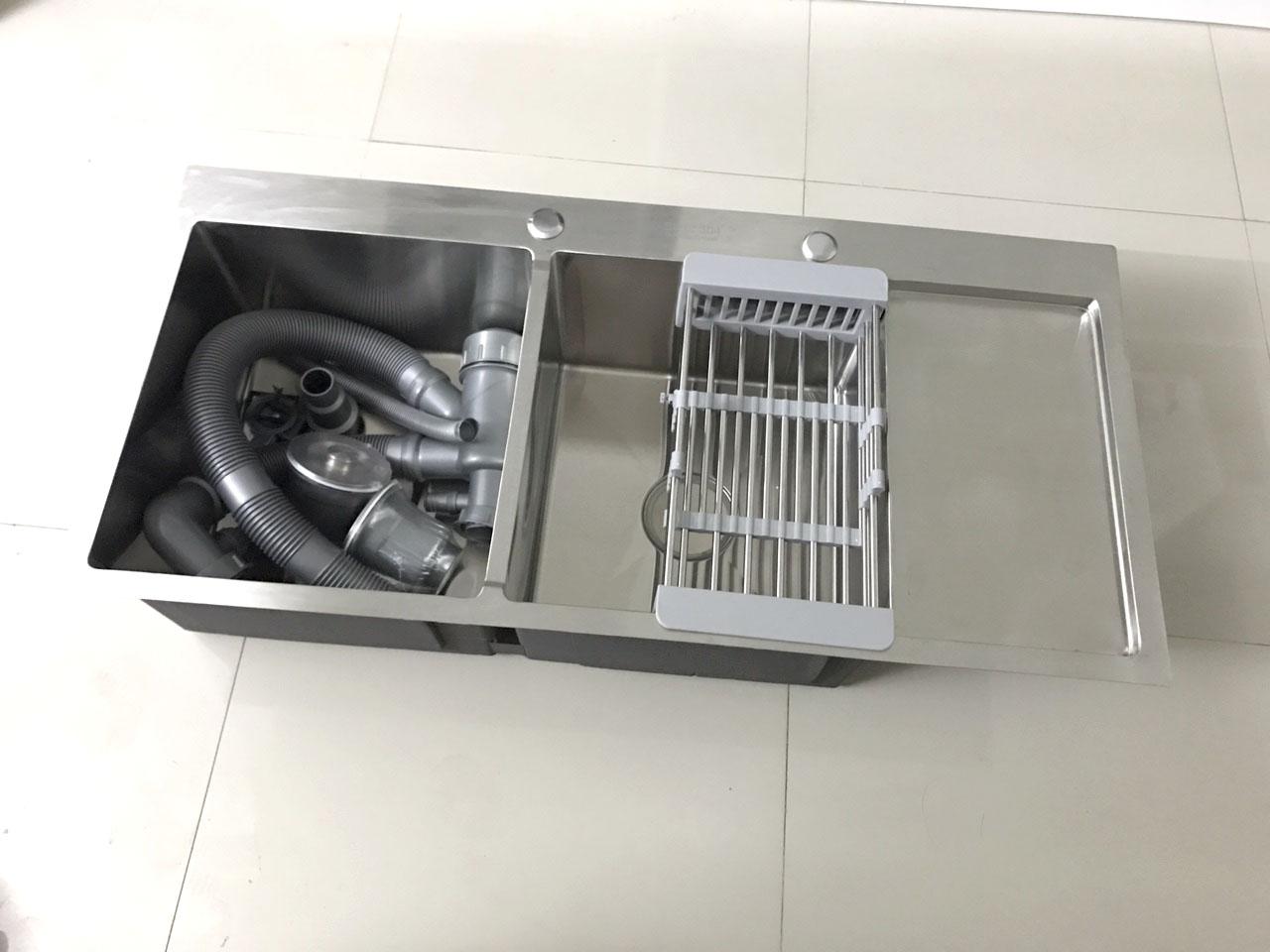 Chậu Rửa Bát Inox 304 Đúc Nguyên Khối SUBI - 2 Hố Có Bàn