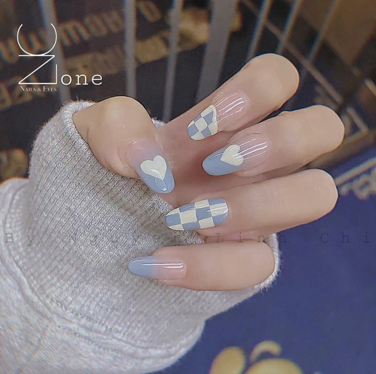 Mẫu NailBox tone xanh vẽ caro đơn giản