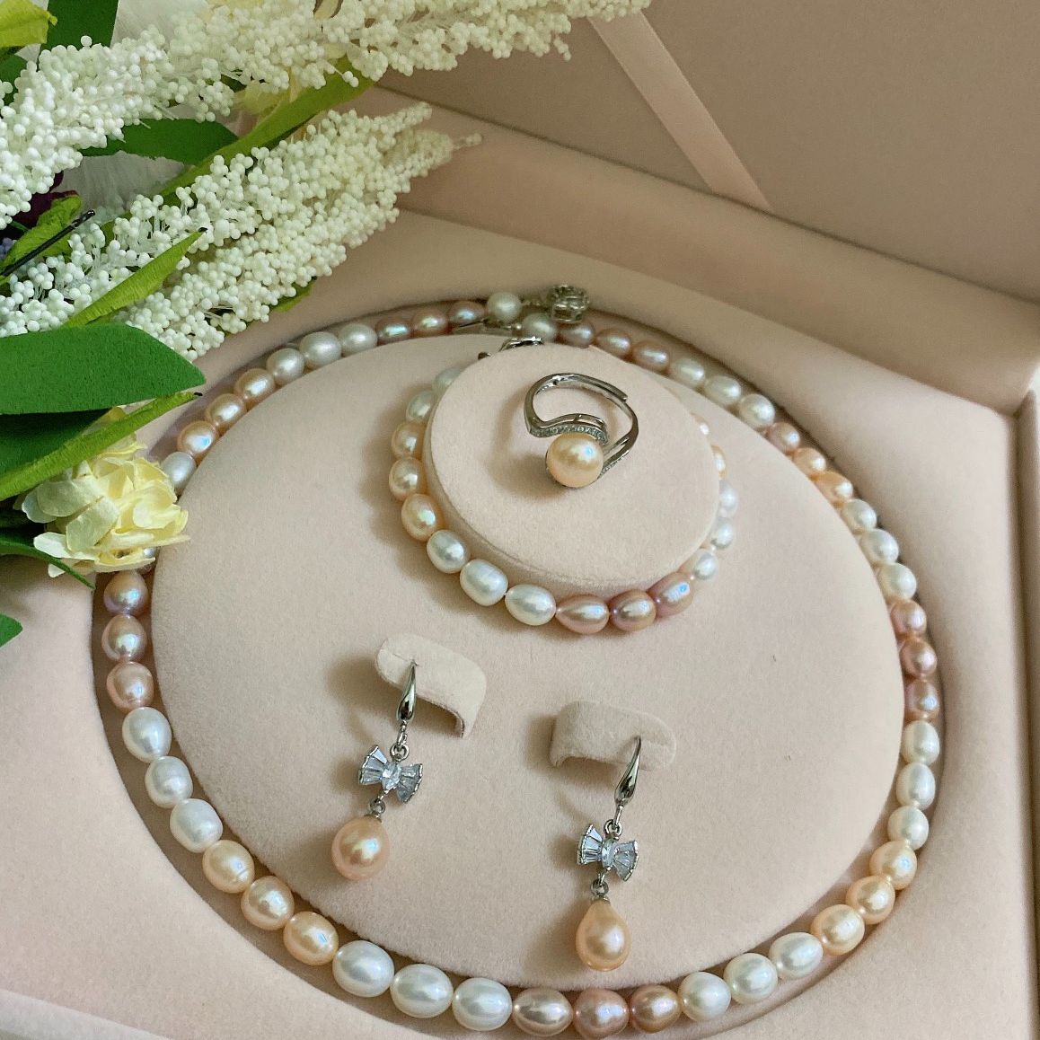 Pearl set genuine natural freshwater beads mango 8li delivery quartet quarter includes 4 dish (necklace, bracelet, earrings, ring) already have box, have retail gift