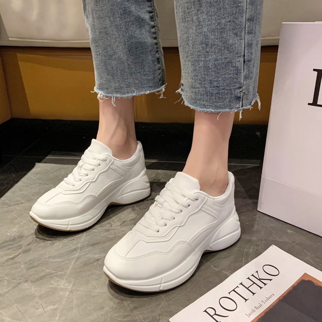 Giày Thể Thao Nữ Sneaker Có Dây Buộc Da Mịn VG523