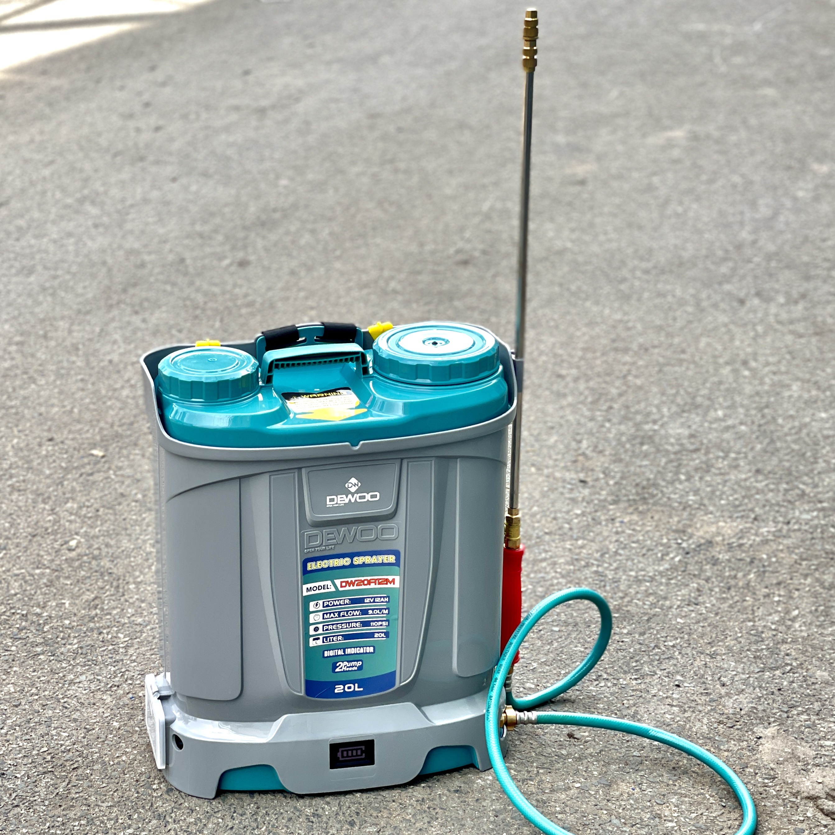 Bình phun thuốc DEWOO DW-20A12M ( 2 bơm) THẾ HỆ MỚI ĐẢO THUỐC